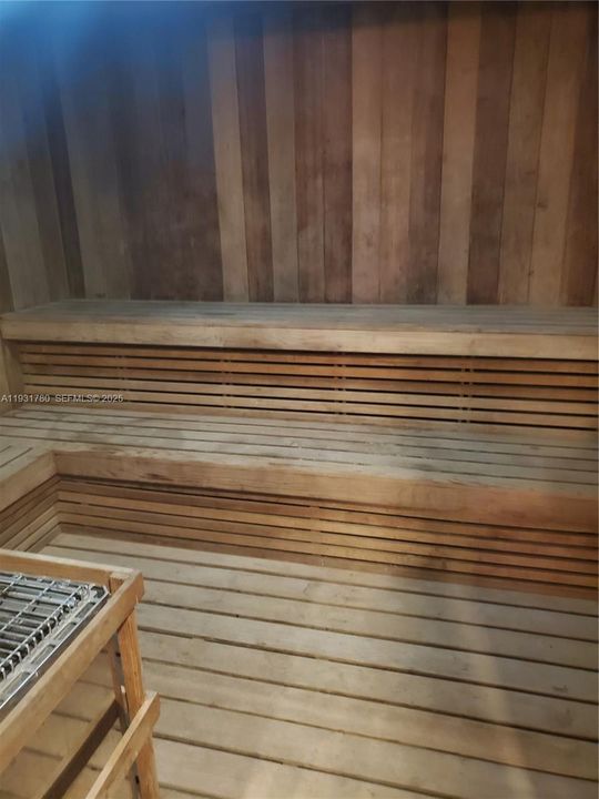 出租: $4,100 (1 贝兹, 1 浴室, 683 平方英尺)