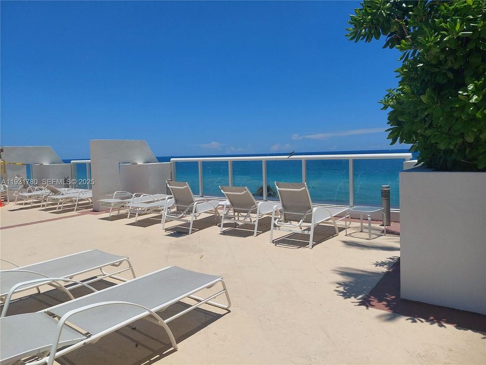 Relaxing and BBQ area on 7th Floor