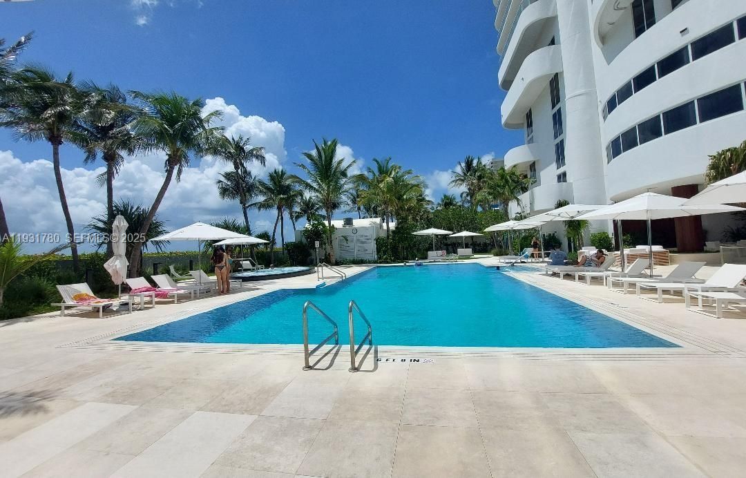 出租: $4,100 (1 贝兹, 1 浴室, 683 平方英尺)