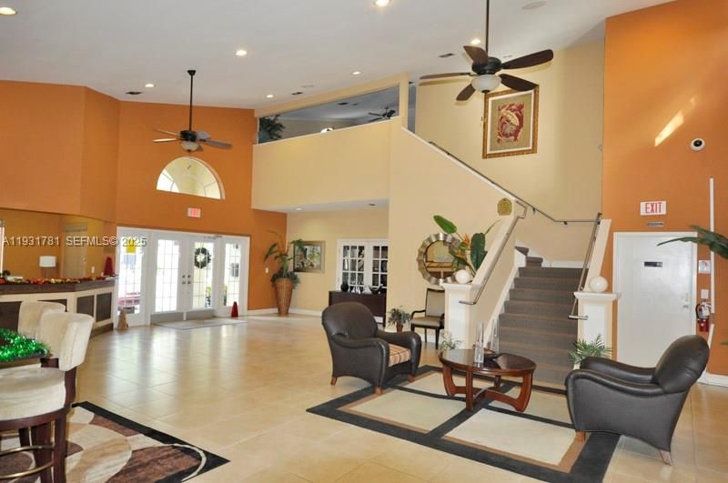 待售: $165,000 (1 贝兹, 1 浴室, 615 平方英尺)