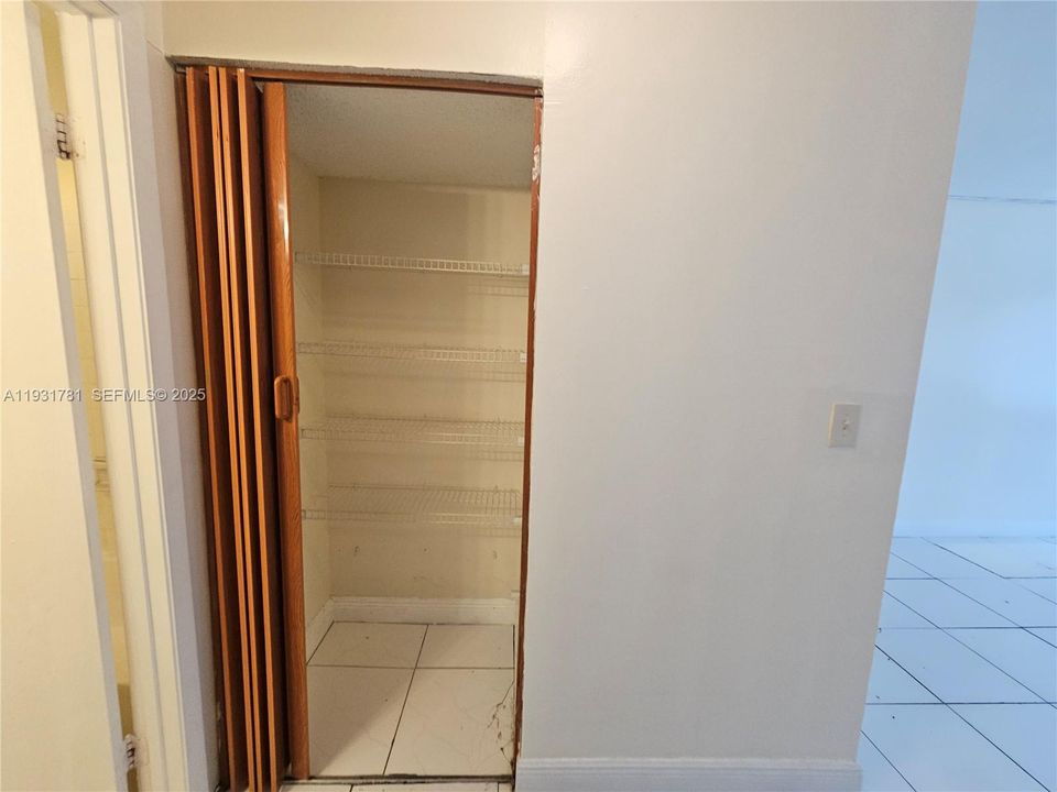 待售: $165,000 (1 贝兹, 1 浴室, 615 平方英尺)