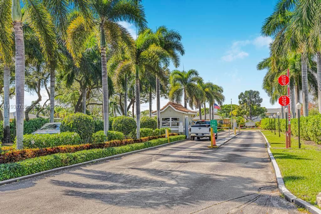 待售: $184,700 (2 贝兹, 2 浴室, 1335 平方英尺)