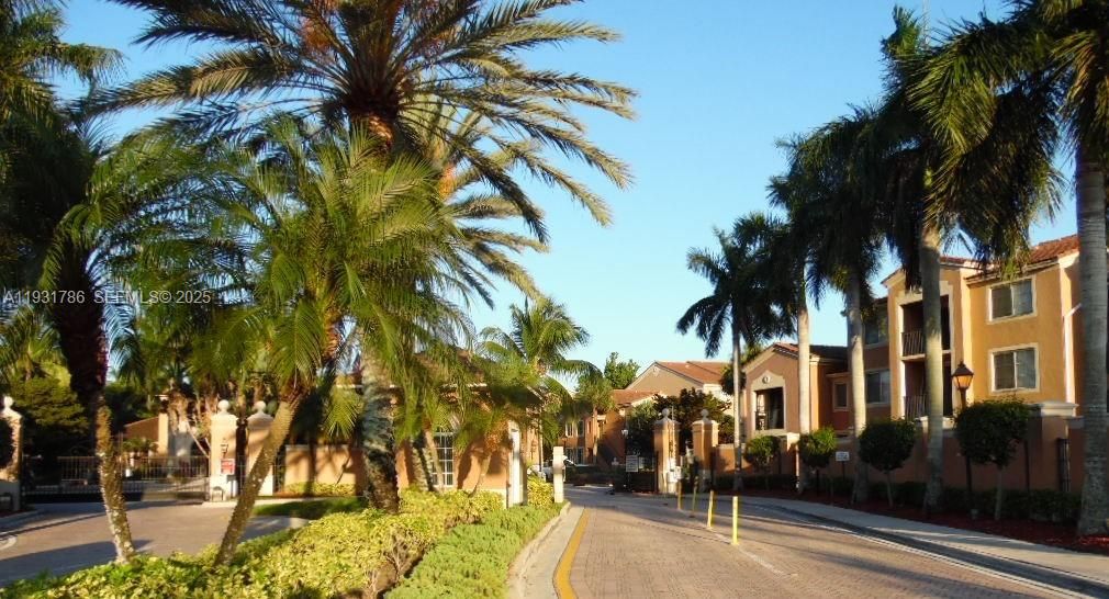 For Rent: $1,800 (1 beds, 1 baths, 691 Square Feet)