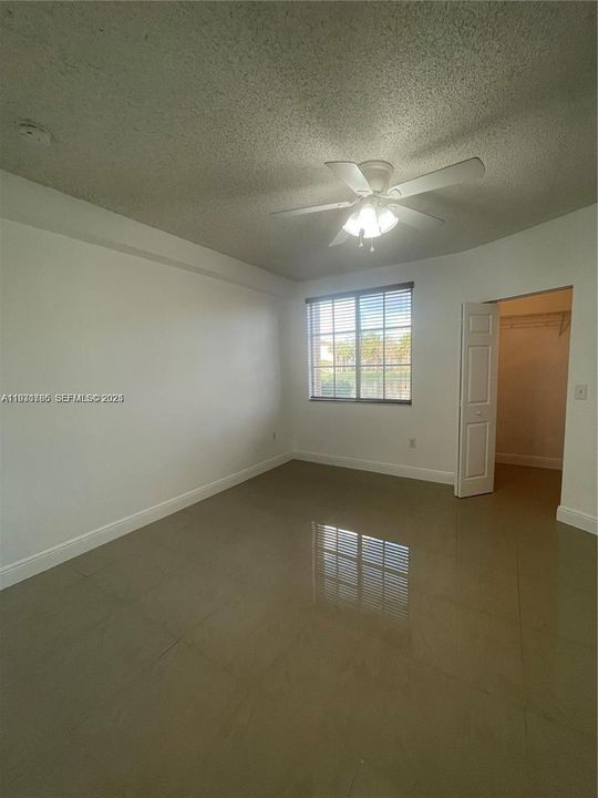 For Rent: $1,800 (1 beds, 1 baths, 691 Square Feet)