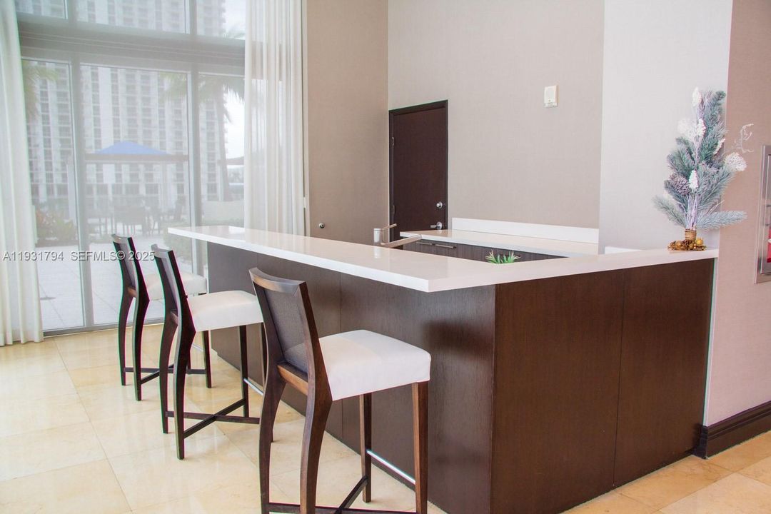 For Rent: $6,500 (2 beds, 2 baths, 1591 Square Feet)