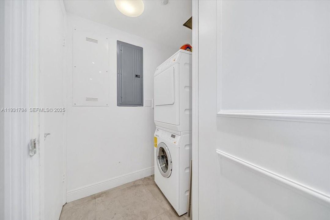 For Rent: $6,500 (2 beds, 2 baths, 1591 Square Feet)