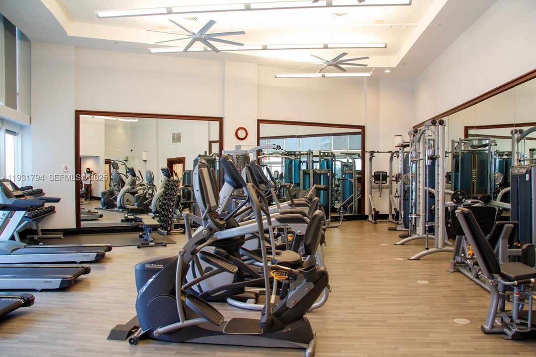 For Rent: $6,500 (2 beds, 2 baths, 1591 Square Feet)