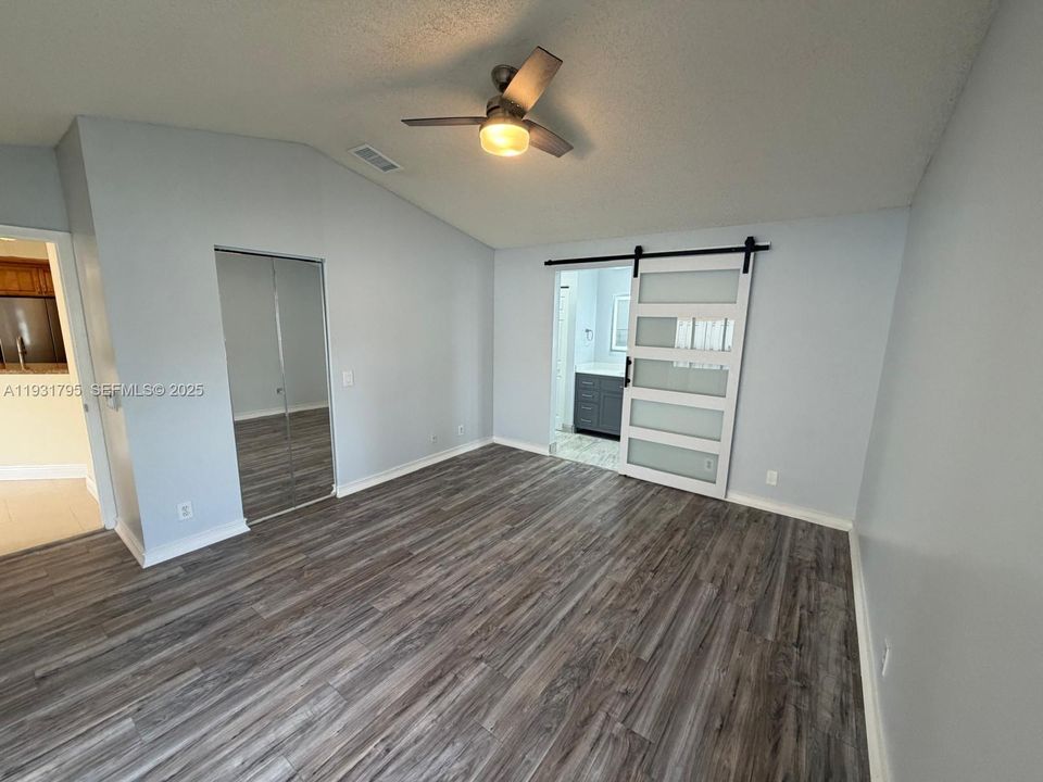 В аренду: $3,850 (3 спален, 2 ванн, 1368 Квадратных фут)