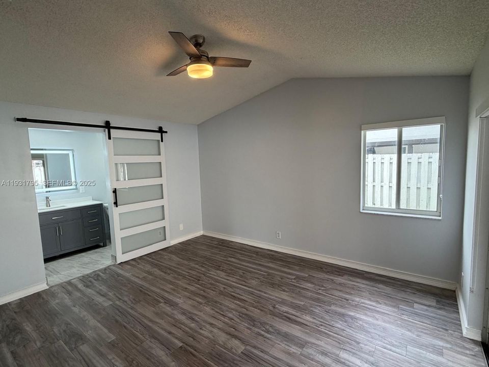 В аренду: $3,850 (3 спален, 2 ванн, 1368 Квадратных фут)