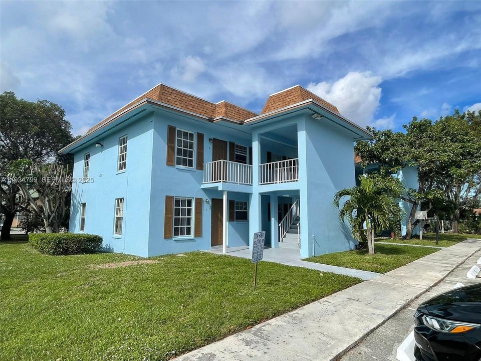 For Rent: $1,550 (1 beds, 1 baths, 600 Square Feet)