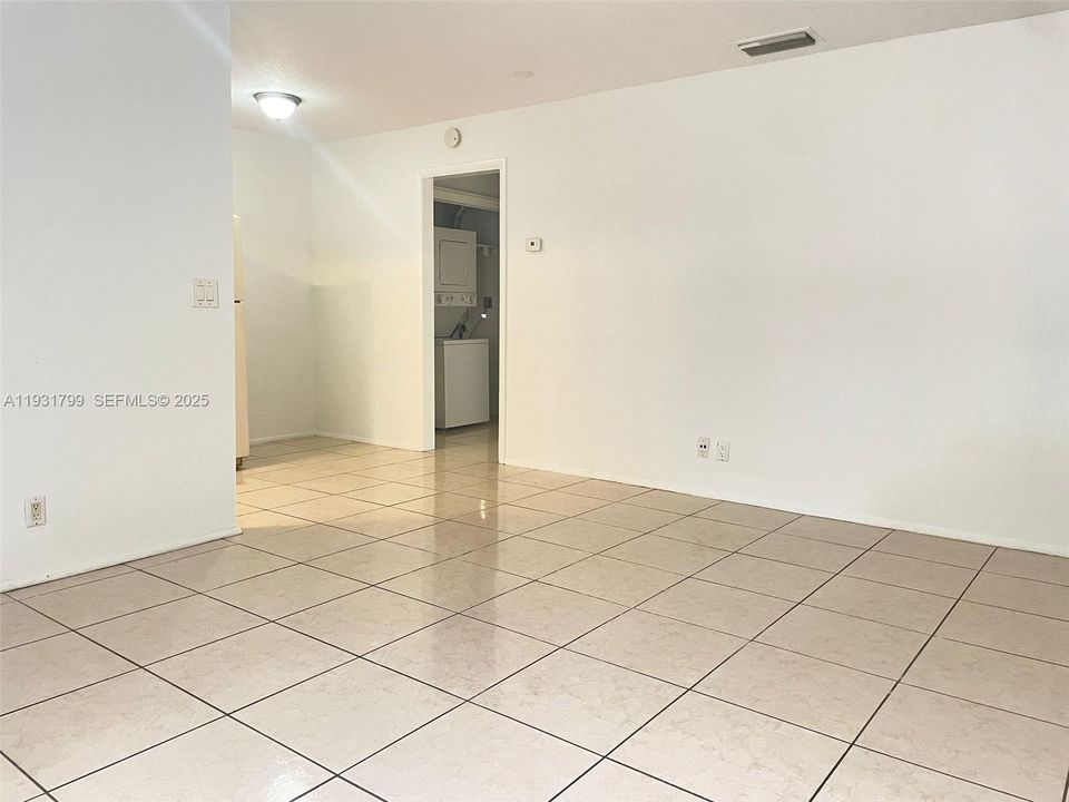 For Rent: $1,550 (1 beds, 1 baths, 600 Square Feet)