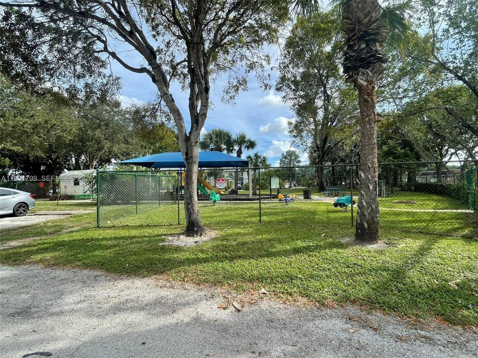 For Rent: $1,550 (1 beds, 1 baths, 600 Square Feet)