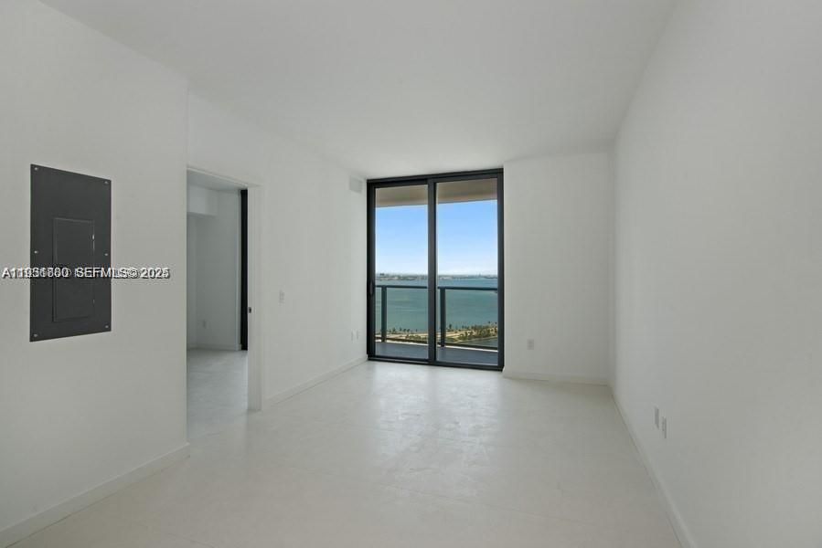 For Rent: $3,400 (1 beds, 1 baths, 712 Square Feet)