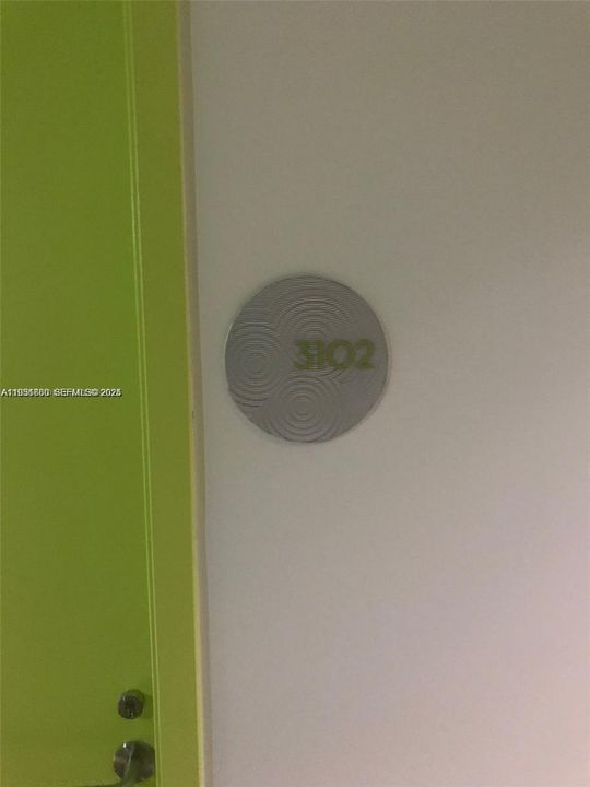 For Rent: $3,400 (1 beds, 1 baths, 712 Square Feet)