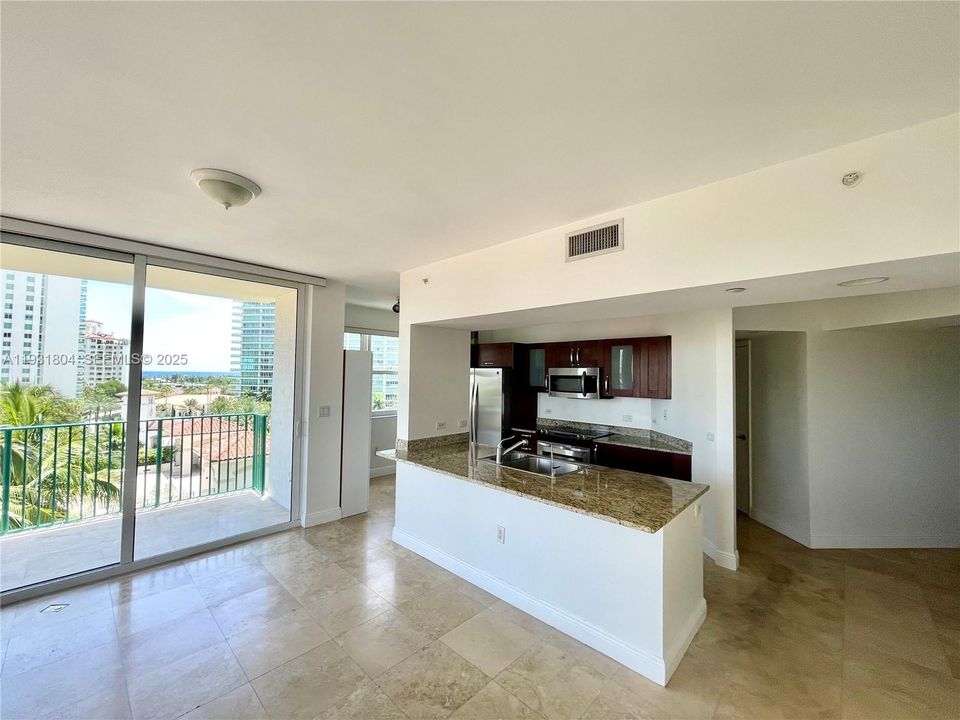 For Sale: $498,000 (2 beds, 2 baths, 1312 Square Feet)