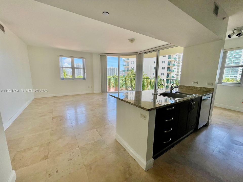 For Sale: $498,000 (2 beds, 2 baths, 1312 Square Feet)