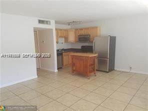 For Rent: $1,598 (2 beds, 1 baths, 770 Square Feet)