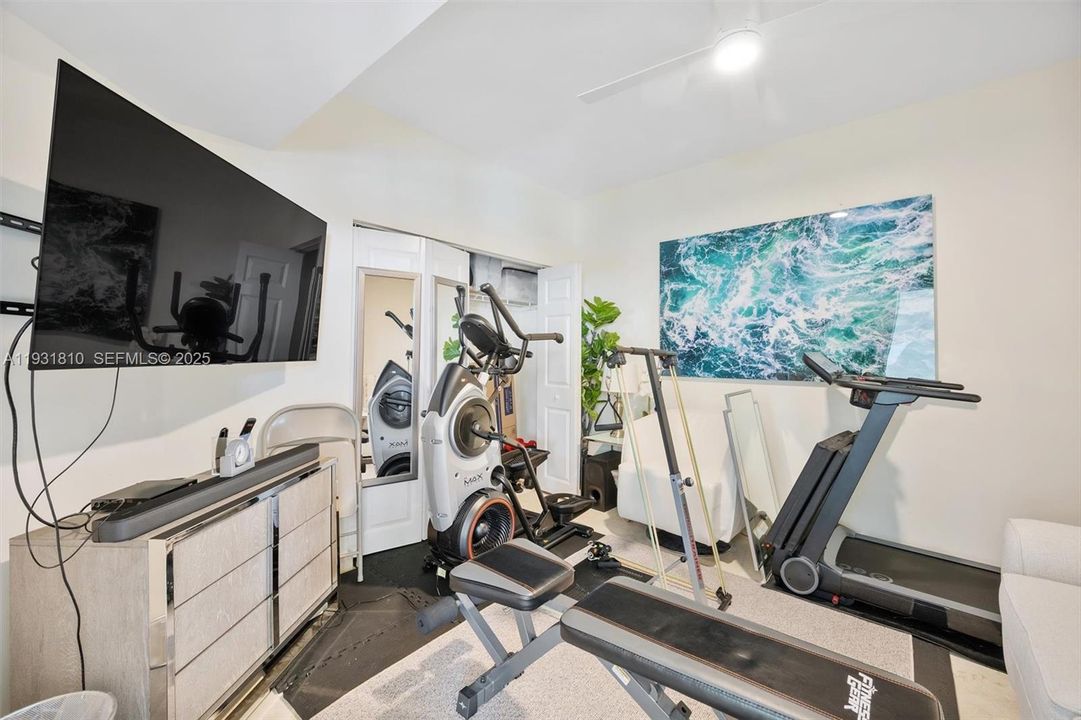 En Venta: $1,149,000 (3 camas, 2 baños, 1934 Pies cuadrados)