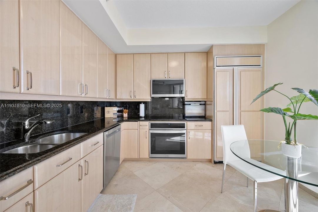 En Venta: $1,149,000 (3 camas, 2 baños, 1934 Pies cuadrados)