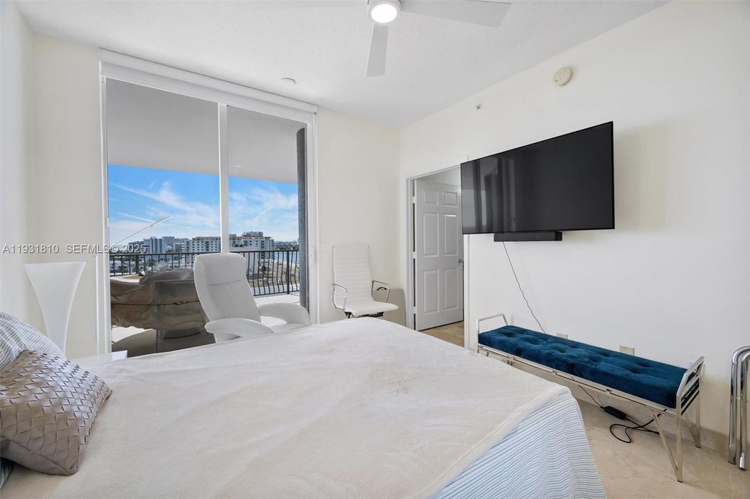 En Venta: $1,149,000 (3 camas, 2 baños, 1934 Pies cuadrados)