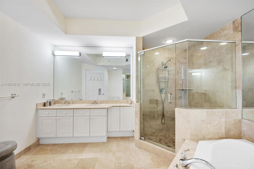 En Venta: $1,149,000 (3 camas, 2 baños, 1934 Pies cuadrados)