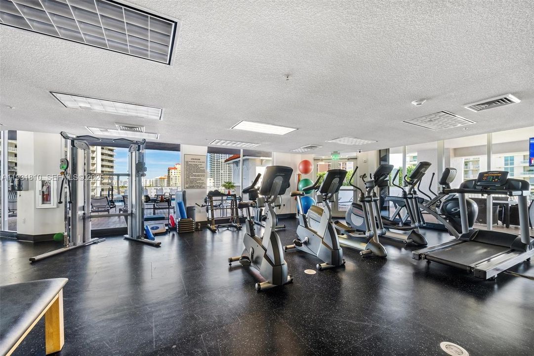 En Venta: $1,149,000 (3 camas, 2 baños, 1934 Pies cuadrados)