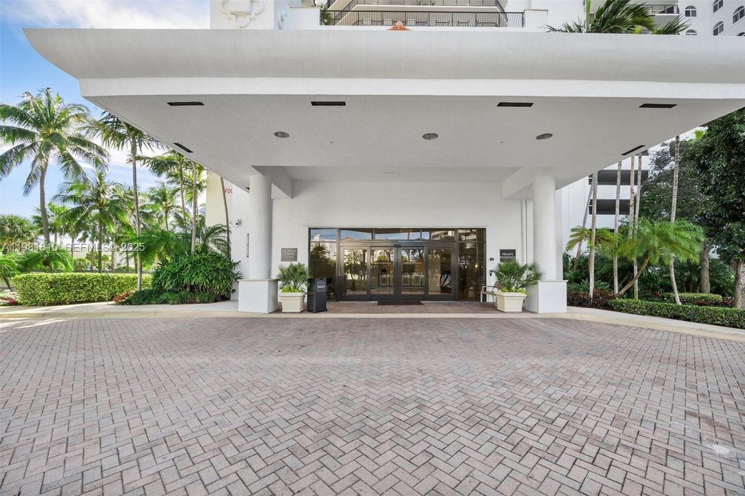 En Venta: $1,149,000 (3 camas, 2 baños, 1934 Pies cuadrados)