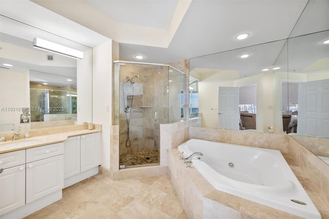 En Venta: $1,149,000 (3 camas, 2 baños, 1934 Pies cuadrados)