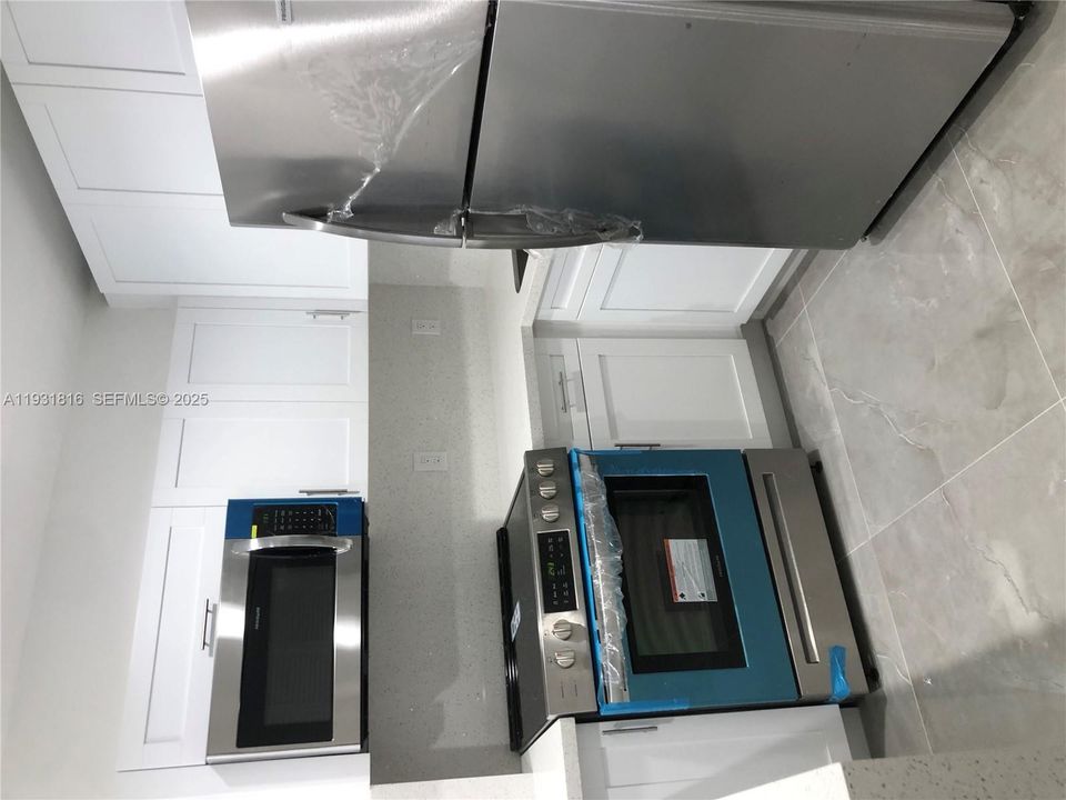 出租: $2,300 (2 贝兹, 2 浴室, 667 平方英尺)