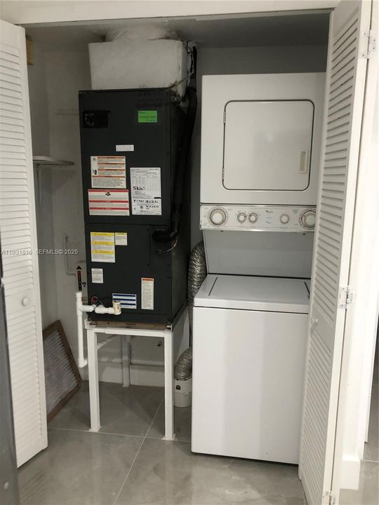 出租: $2,300 (2 贝兹, 2 浴室, 667 平方英尺)