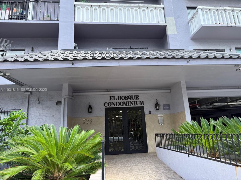 出租: $2,300 (2 贝兹, 2 浴室, 667 平方英尺)