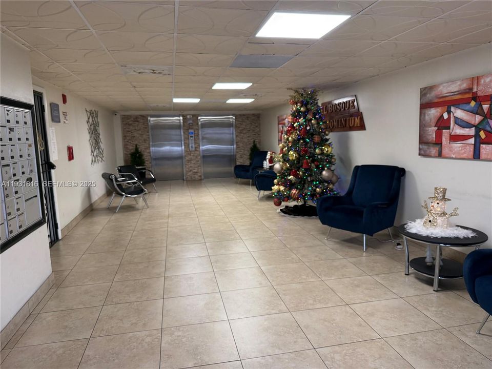 出租: $2,300 (2 贝兹, 2 浴室, 667 平方英尺)