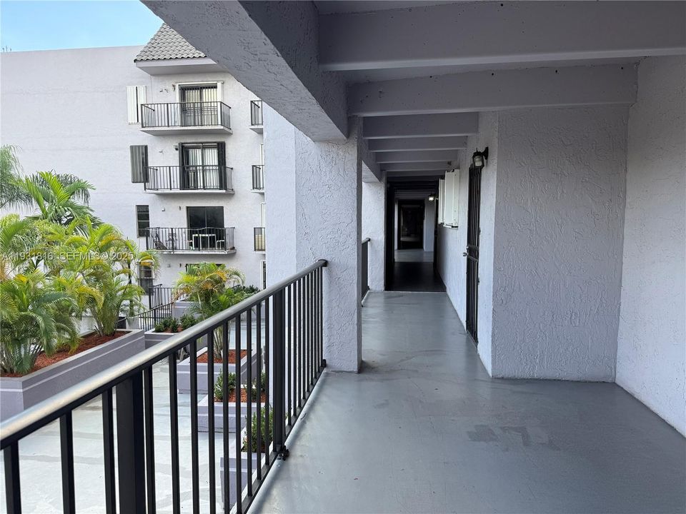 出租: $2,300 (2 贝兹, 2 浴室, 667 平方英尺)