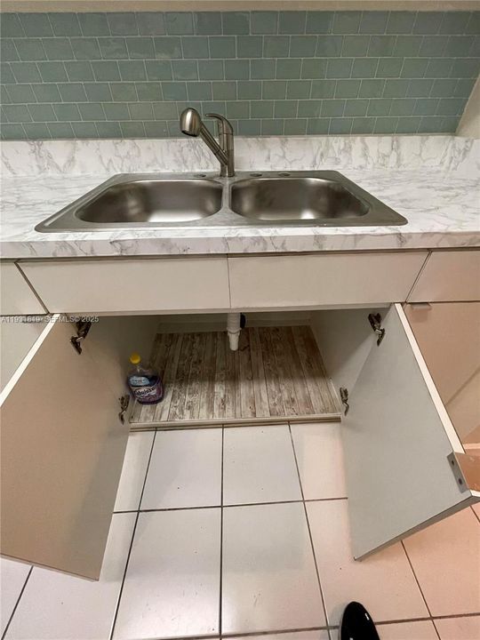 出租: $1,795 (1 贝兹, 1 浴室, 640 平方英尺)