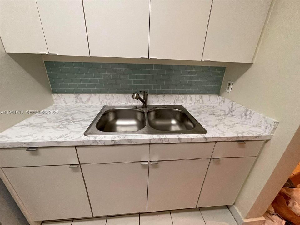 出租: $1,795 (1 贝兹, 1 浴室, 640 平方英尺)