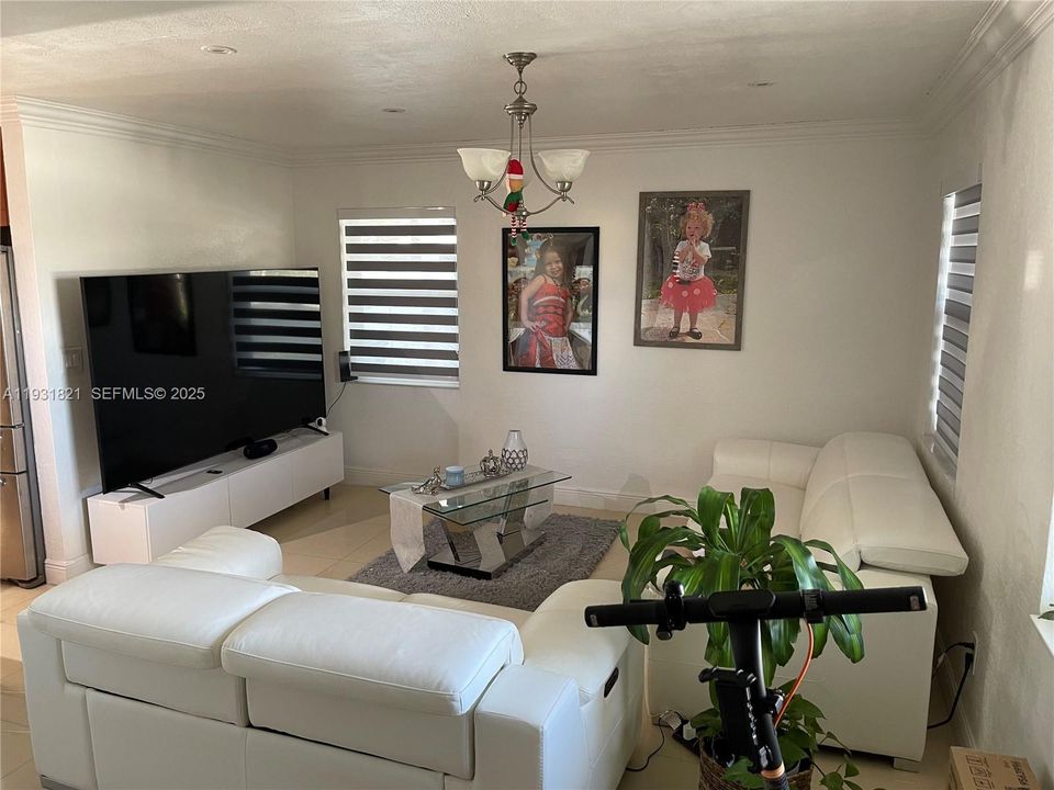 For Rent: $3,750 (3 beds, 2 baths, 1343 Square Feet)