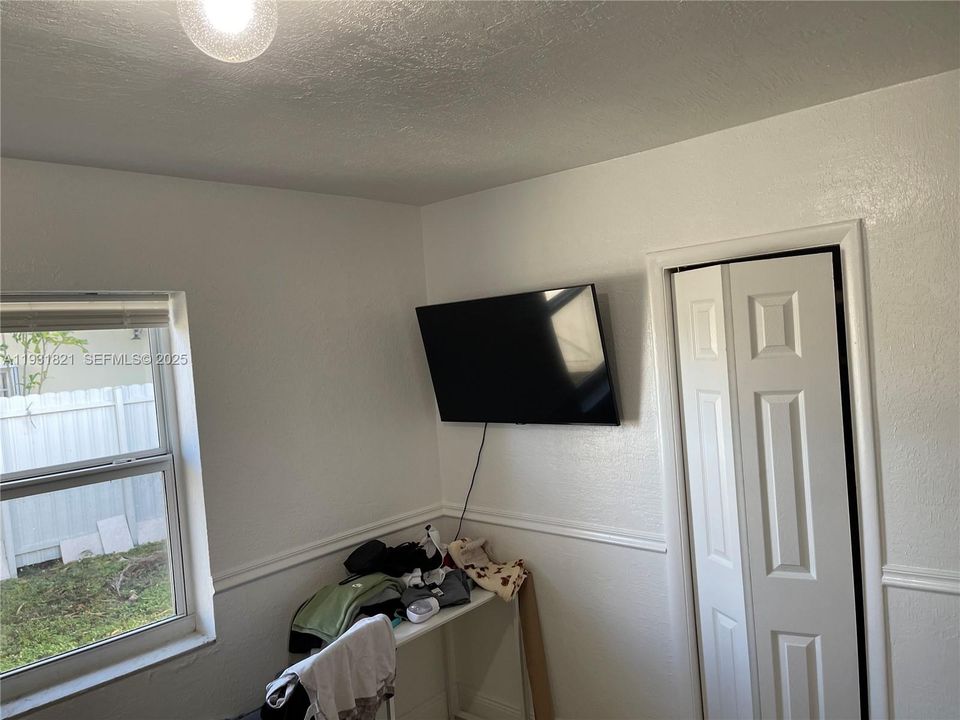 For Rent: $3,750 (3 beds, 2 baths, 1343 Square Feet)