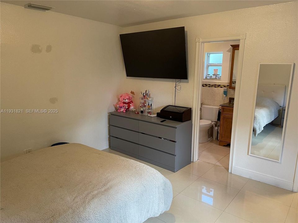 For Rent: $3,750 (3 beds, 2 baths, 1343 Square Feet)