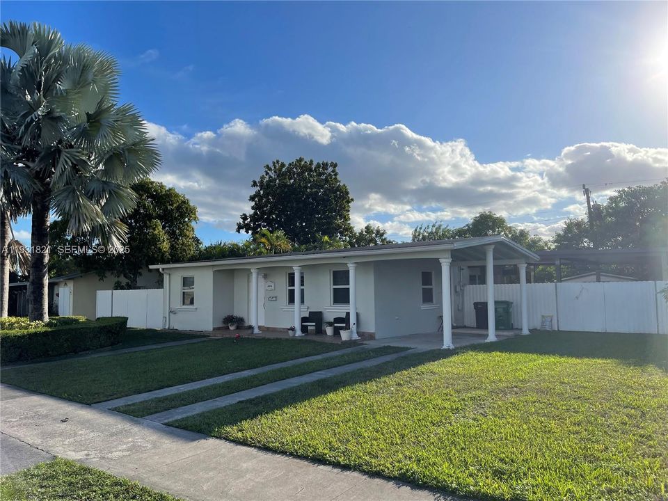 For Rent: $3,750 (3 beds, 2 baths, 1343 Square Feet)