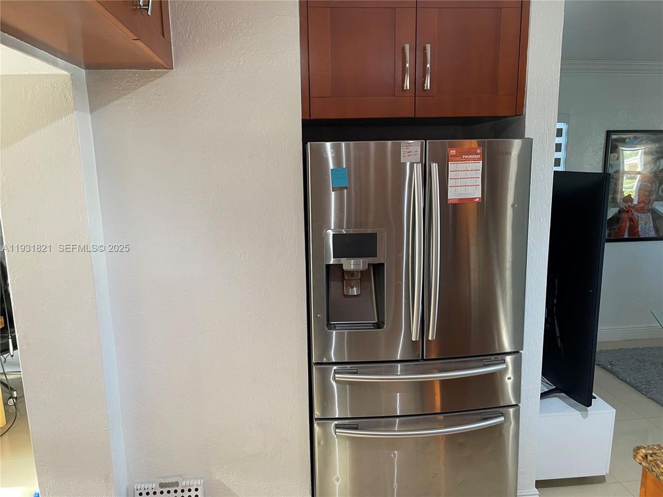 For Rent: $3,750 (3 beds, 2 baths, 1343 Square Feet)