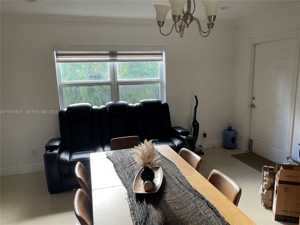 For Rent: $3,750 (3 beds, 2 baths, 1343 Square Feet)