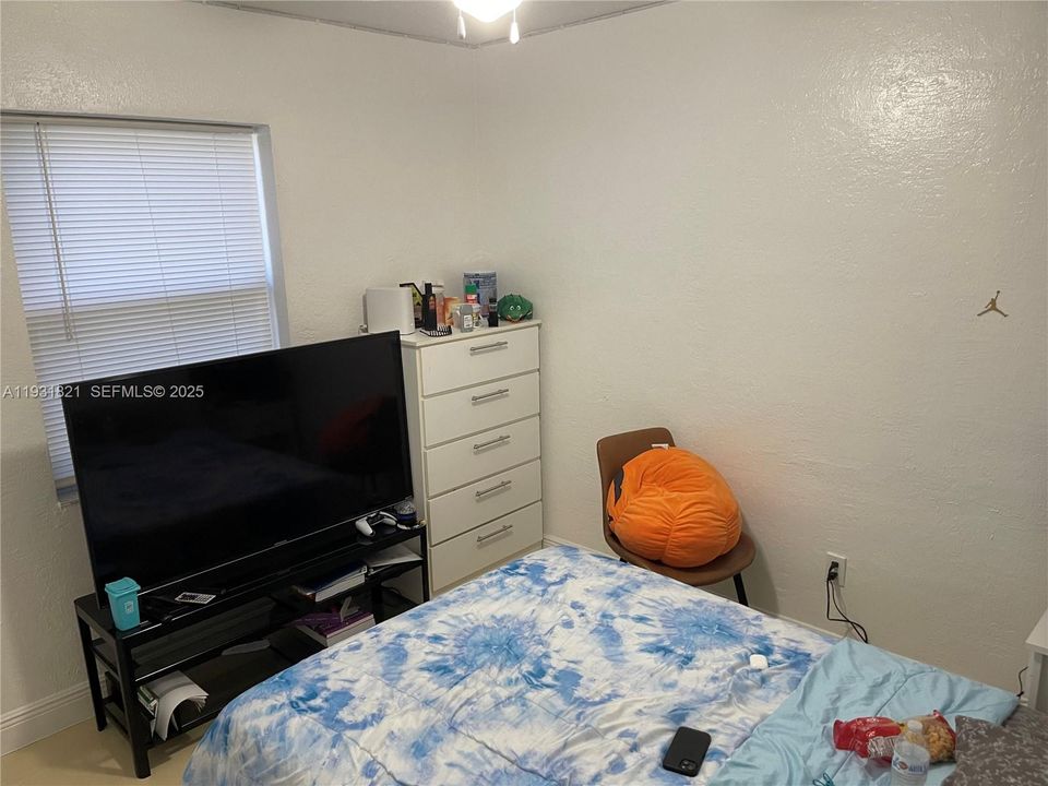 For Rent: $3,750 (3 beds, 2 baths, 1343 Square Feet)