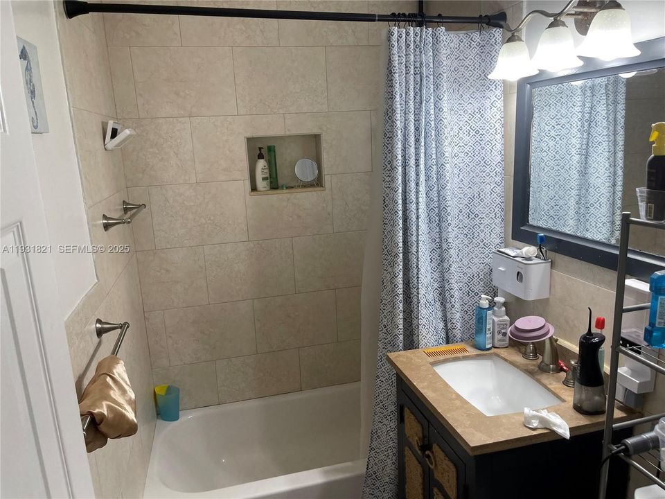 For Rent: $3,750 (3 beds, 2 baths, 1343 Square Feet)