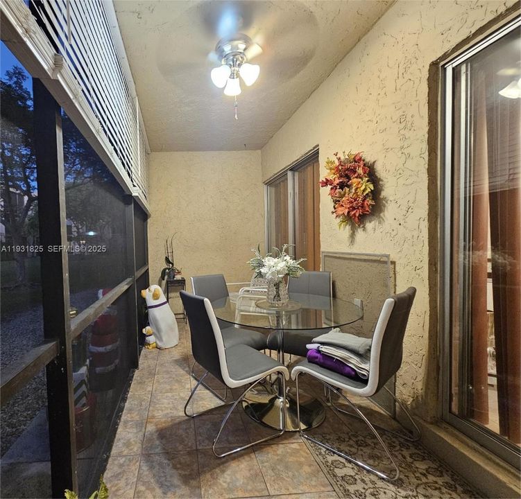 For Sale: $249,900 (2 beds, 2 baths, 1235 Square Feet)