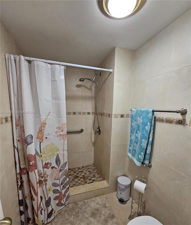 For Sale: $249,900 (2 beds, 2 baths, 1235 Square Feet)