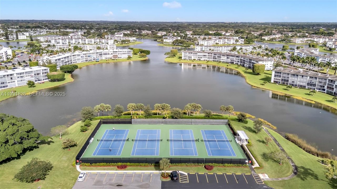 待售: $114,000 (2 贝兹, 1 浴室, 861 平方英尺)