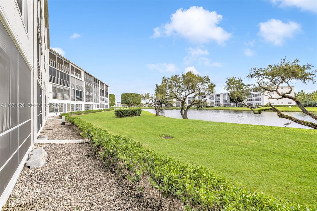 待售: $114,000 (2 贝兹, 1 浴室, 861 平方英尺)