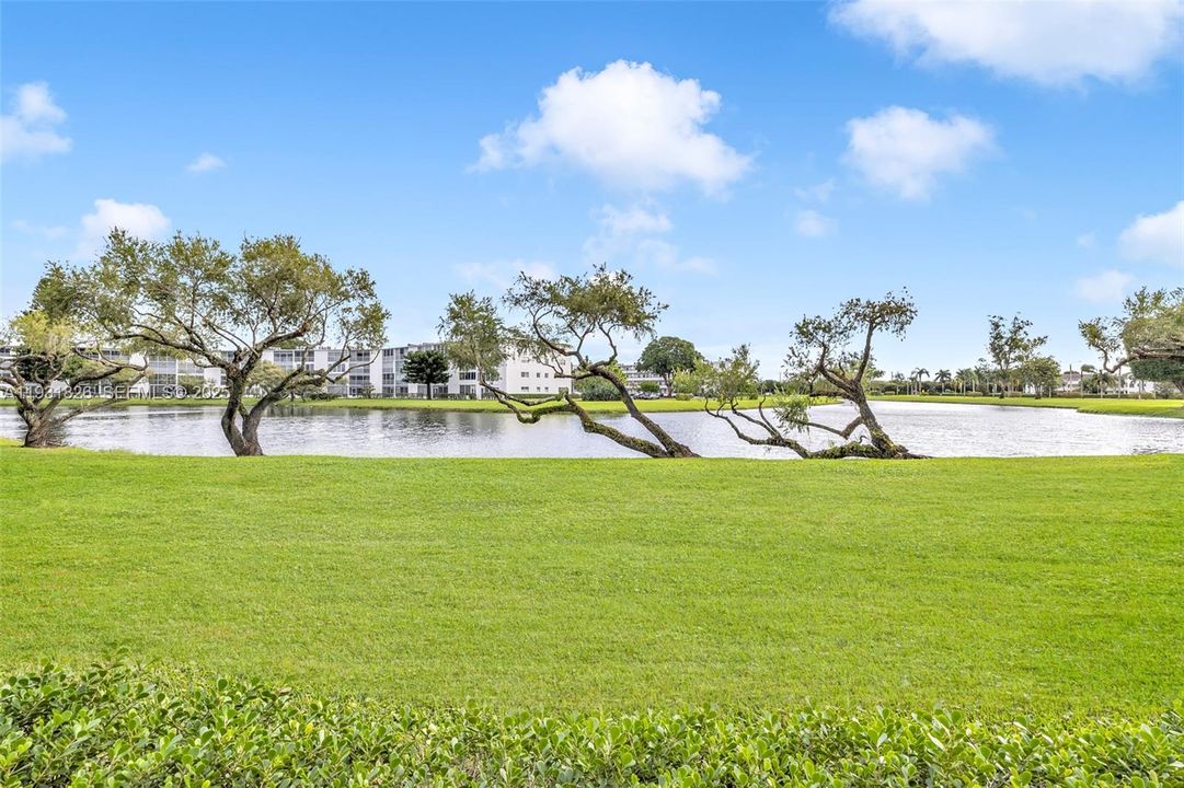 待售: $114,000 (2 贝兹, 1 浴室, 861 平方英尺)