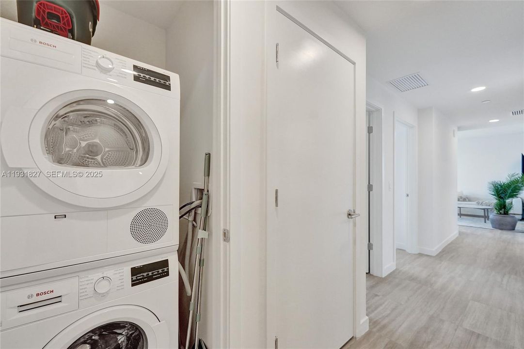 В аренду: $12,000 (3 спален, 2 ванн, 1042 Квадратных фут)