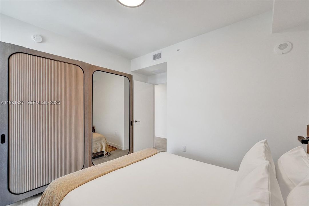 В аренду: $12,000 (3 спален, 2 ванн, 1042 Квадратных фут)